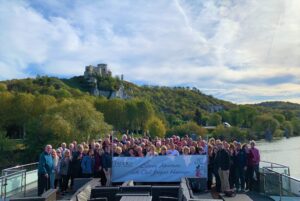 cruise group photo